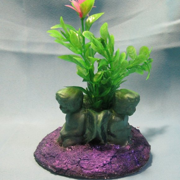 Aquarium Decoration Green Cherub Angels with Flowering Plant - Picture 5 of 7